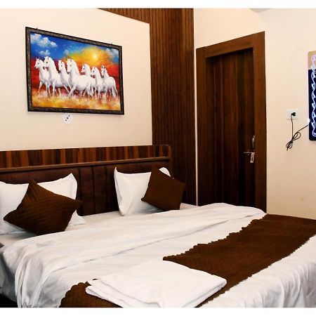 Tirupati Balaji Inn Bageshwar Dham Basāri Exterior foto