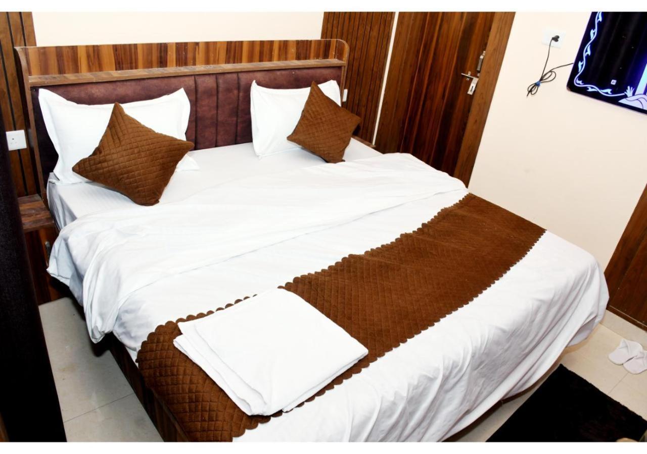 Tirupati Balaji Inn Bageshwar Dham Basāri Exterior foto